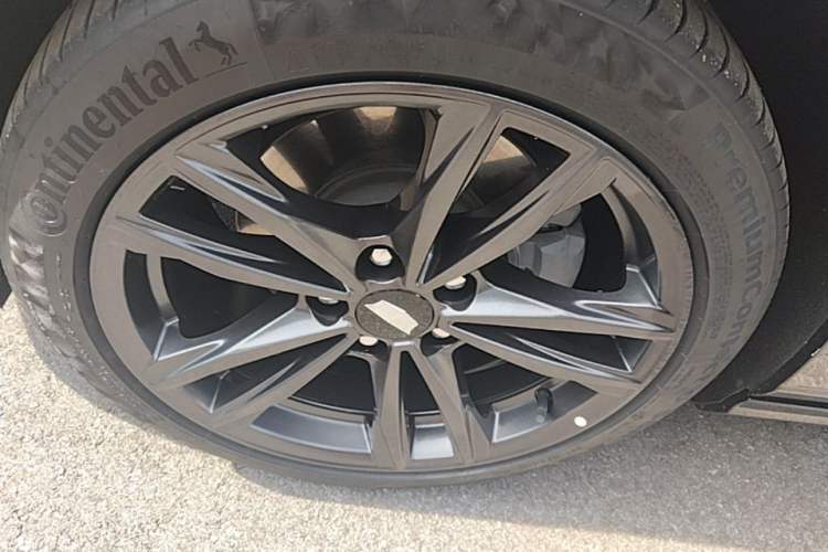 Used Cadillac CT4 2022 28T Luxury Edition Left Front Wheel Hub
