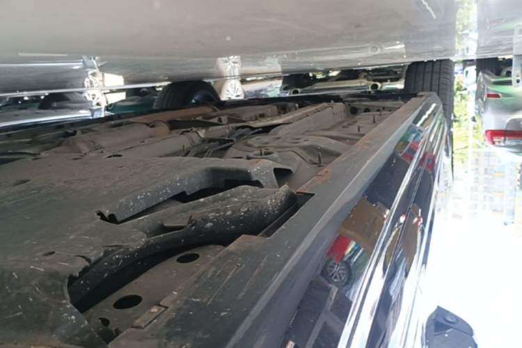 Used Cadillac CT4 2022 28T Luxury Edition Left Side Sill
