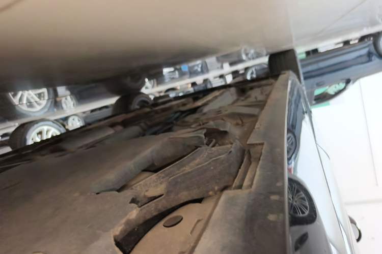 Used Cadillac CT4 2022 28T Luxury Edition Left Side Sill