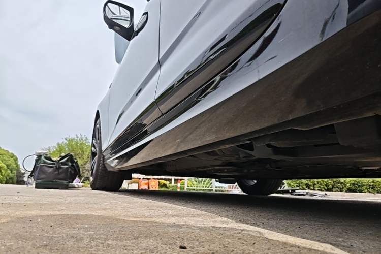 Used Cadillac CT4 2022 28T Luxury Edition Left Side Sill