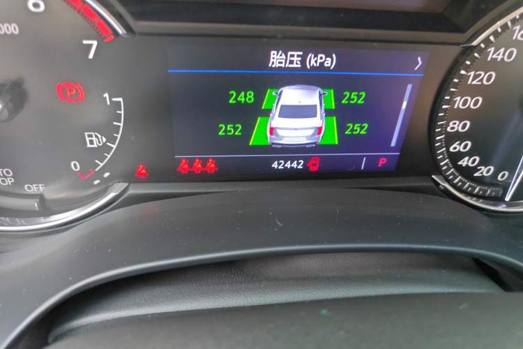 Used Cadillac CT4 2022 28T Luxury Edition Odometer Close Up