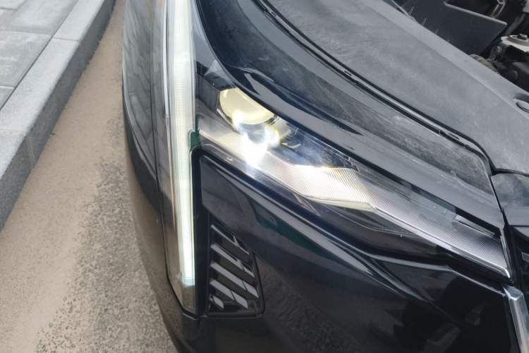 Used Cadillac CT4 2022 28T Luxury Edition Right Front Headlight