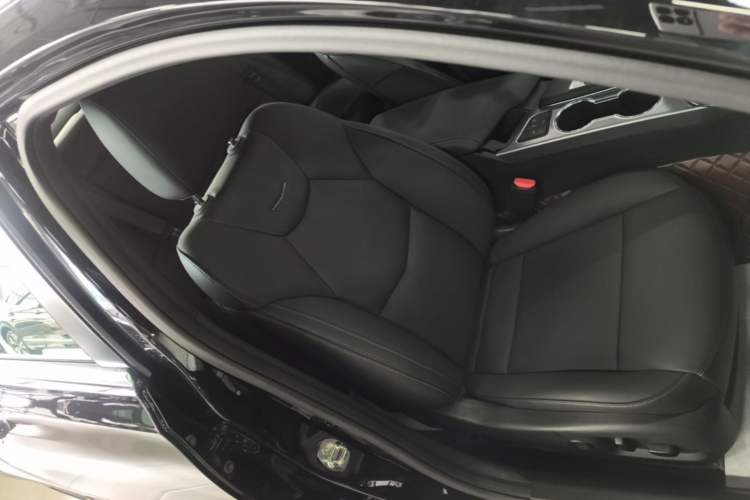 Used Cadillac CT4 2022 28T Luxury Edition Right Front Seat