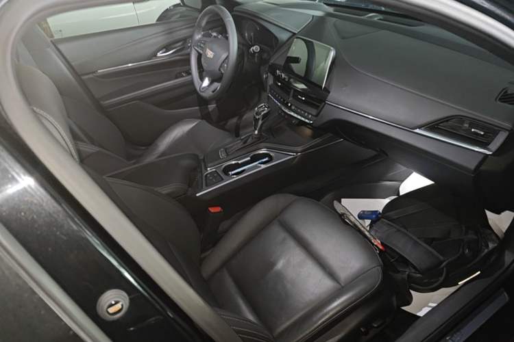 Used Cadillac CT4 2022 28T Luxury Edition Right Front Seat