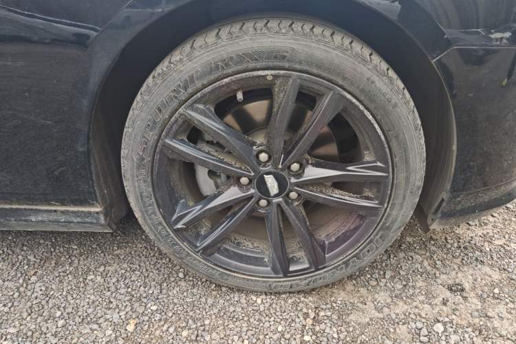 Used Cadillac CT4 2022 28T Luxury Edition Right Front Wheel Hub