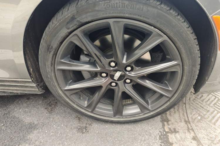 Used Cadillac CT4 2022 28T Prestige Edition Right Front Wheel Hub