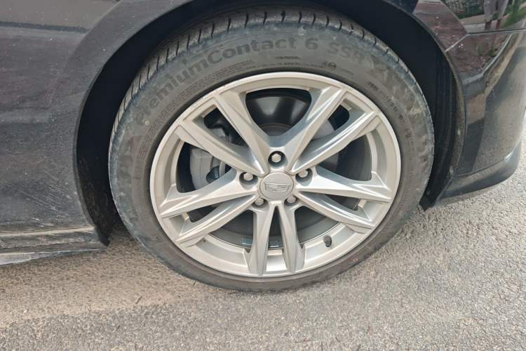 Used Cadillac CT4 2022 28T Fashion Edition Right Front Wheel Hub
