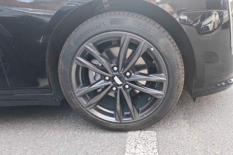 Used Cadillac CT4 2022 28T Luxury Edition Right Front Wheel Hub