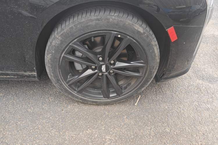 Used Cadillac CT4 2022 28T Luxury Edition Right Front Wheel Hub
