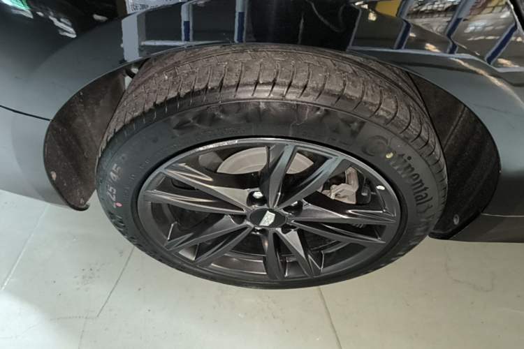 Used Cadillac CT4 2022 28T Luxury Edition Right Rear Wheel Hub