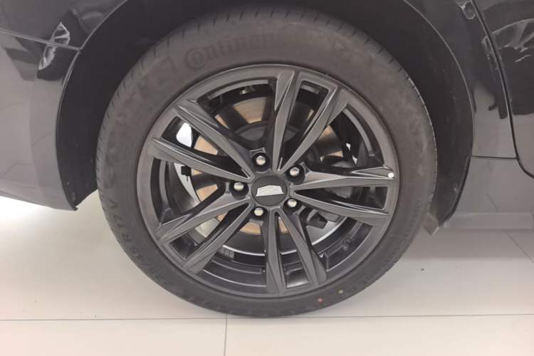 Used Cadillac CT4 2022 28T Luxury Edition Right Rear Wheel Hub