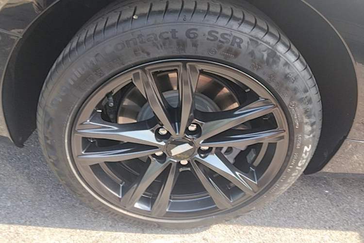Used Cadillac CT4 2022 28T Luxury Edition Right Rear Wheel Hub