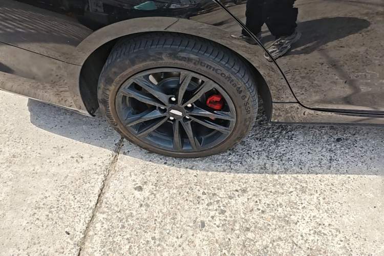 Used Cadillac CT4 2022 28T Luxury Edition Right Rear Wheel Hub