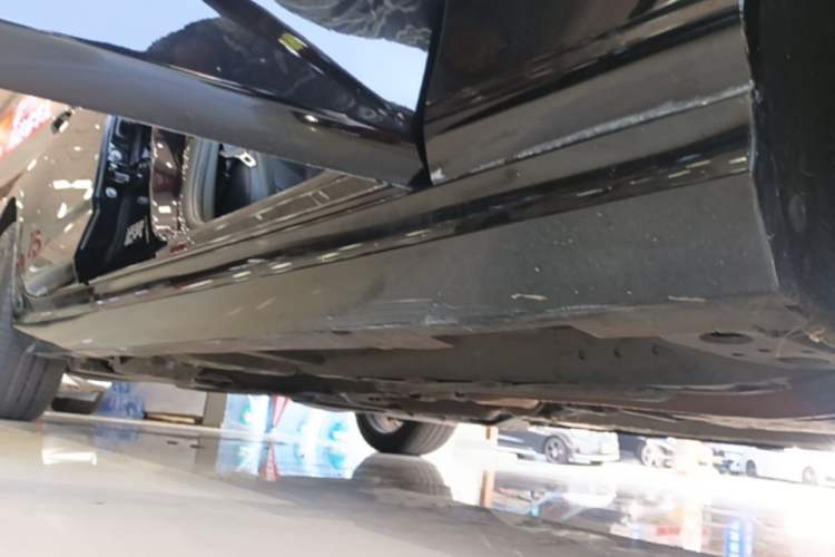 Used Cadillac CT4 2022 28T Luxury Edition Right Side Sill
