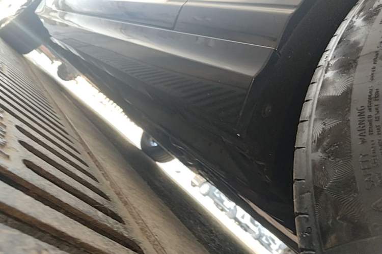 Used Cadillac CT4 2022 28T Luxury Edition Right Side Sill