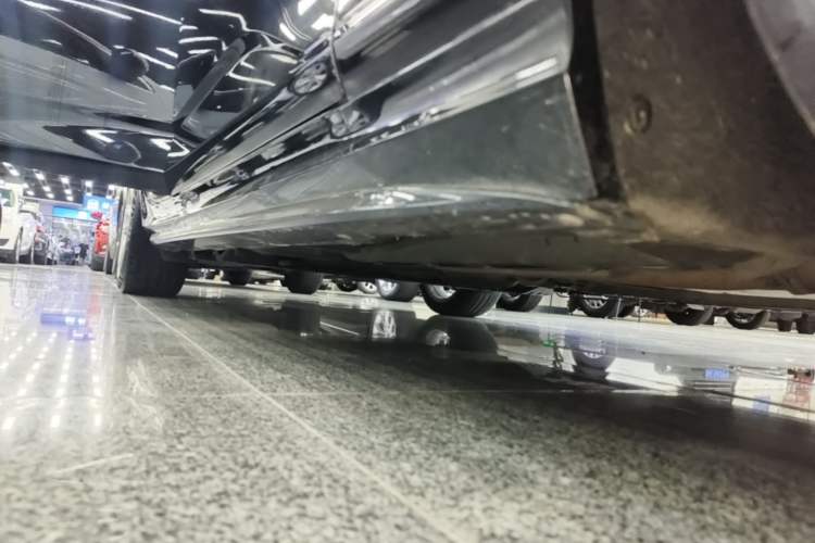 Used Cadillac CT4 2022 28T Fashion Edition Right Side Sill