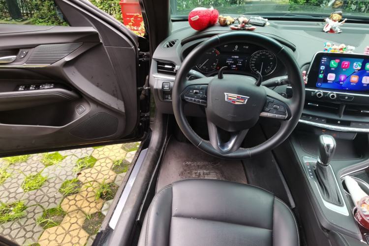 Used Cadillac CT4 2022 28T Fashion Edition Steering Wheel