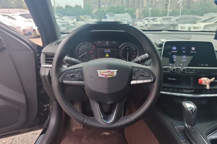 Used Cadillac CT4 2022 28T Luxury Edition Steering Wheel