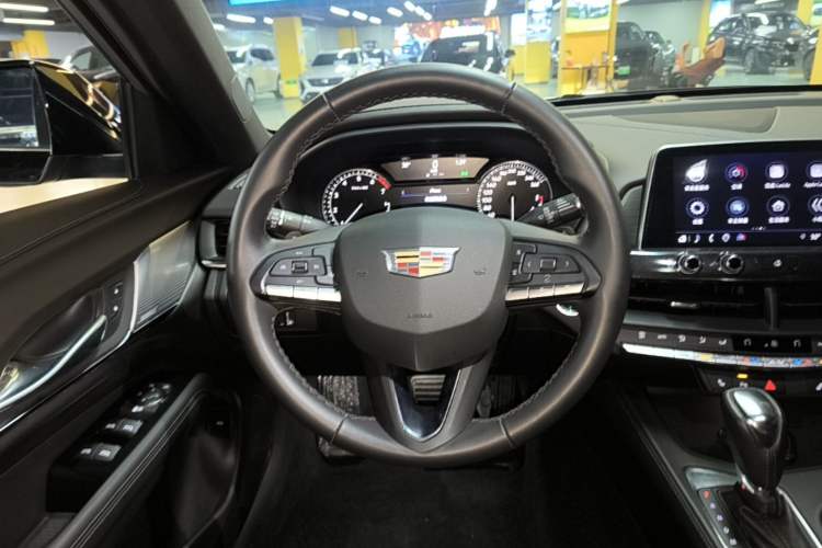 Used Cadillac CT4 2022 28T Luxury Edition Steering Wheel