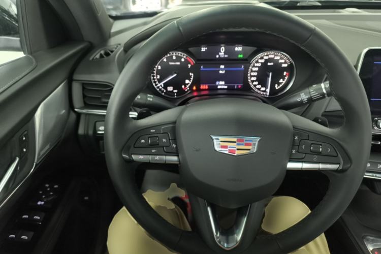 Used Cadillac CT4 2022 28T Luxury Edition Steering Wheel