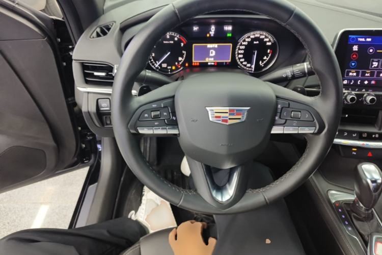 Used Cadillac CT4 2022 28T Fashion Edition Steering Wheel