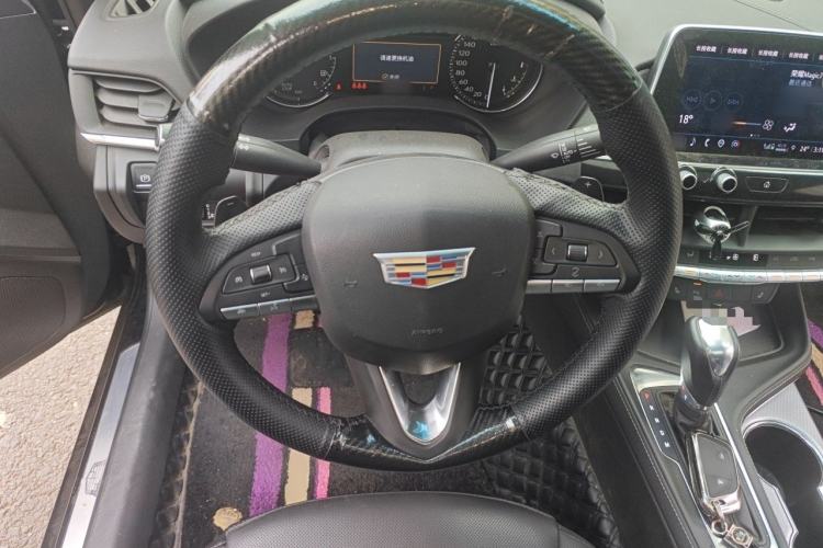 Used Cadillac CT4 2022 28T Luxury Edition Steering Wheel