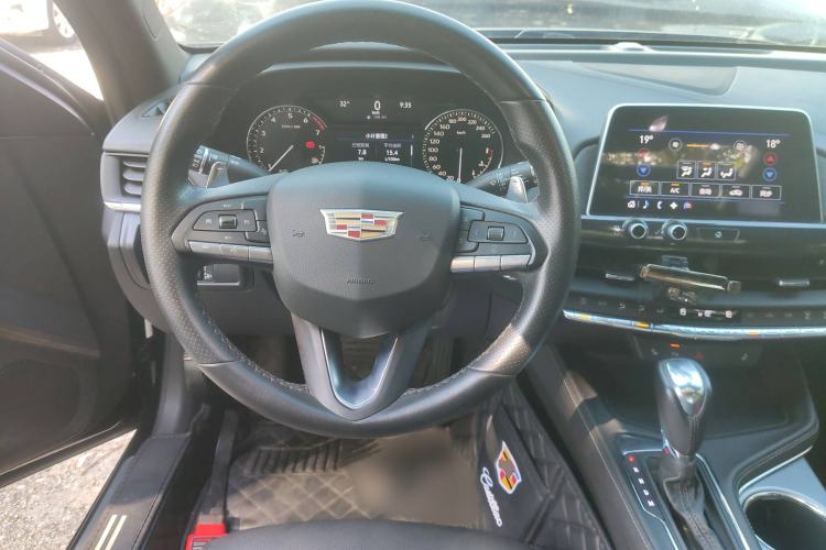 Used Cadillac CT4 2022 28T Luxury Edition Steering Wheel