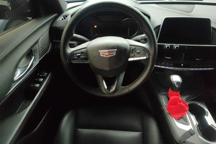 Used Cadillac CT4 2022 28T Fashion Edition Steering Wheel