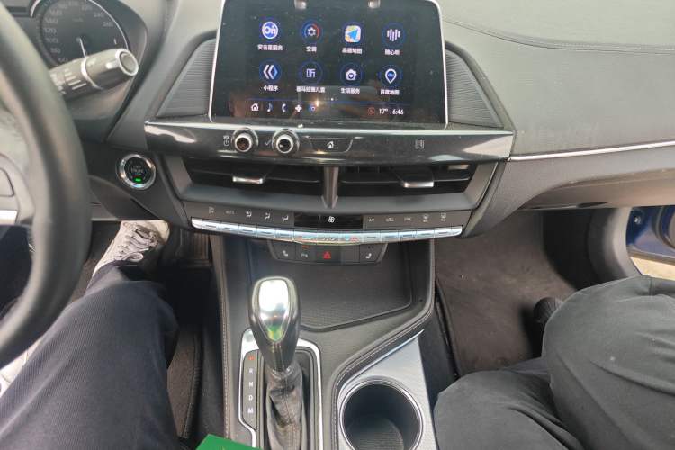 Used Cadillac CT4 2022 28T Luxury Edition Audio And AC Panel