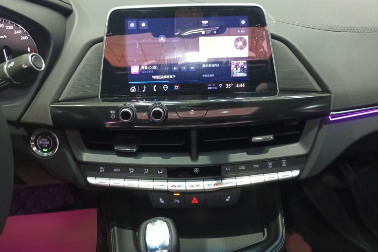 Used Cadillac CT4 2022 28T Luxury Edition Audio And AC Panel