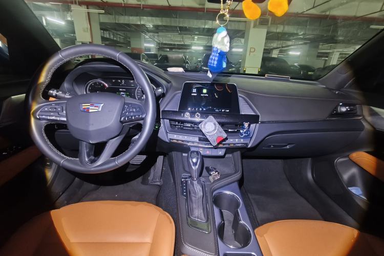Used Cadillac CT4 2022 28T Luxury Edition Center Console