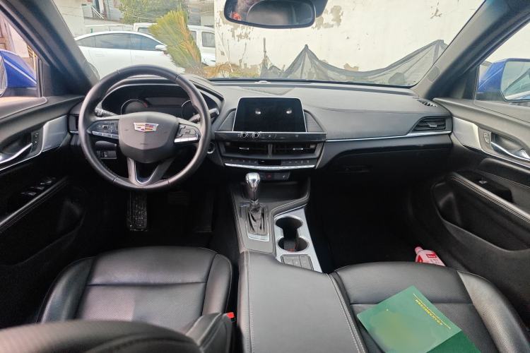 Used Cadillac CT4 2022 28T Luxury Edition Center Console