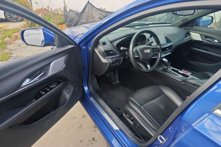 Used Cadillac CT4 2022 28T Luxury Edition Driver Seat