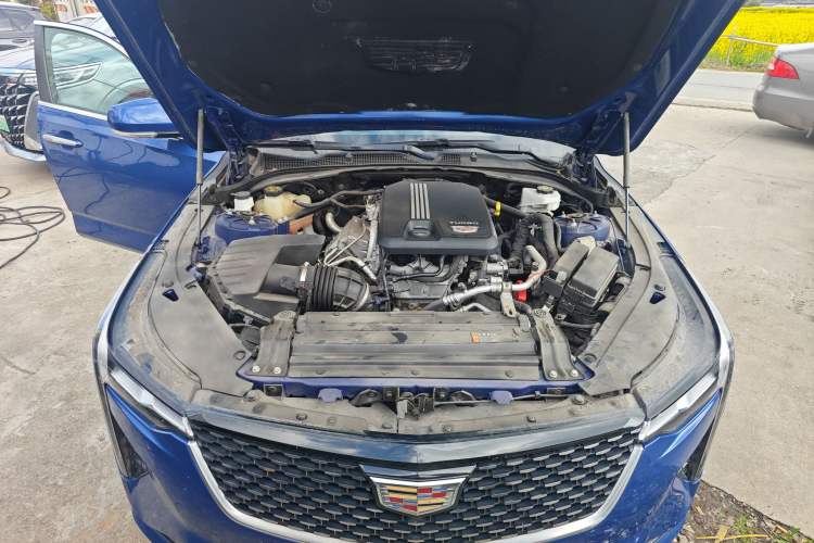 Used Cadillac CT4 2022 28T Luxury Edition Engine Bay
