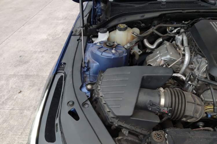 Used Cadillac CT4 2022 28T Fashion Edition Engine Bay Right