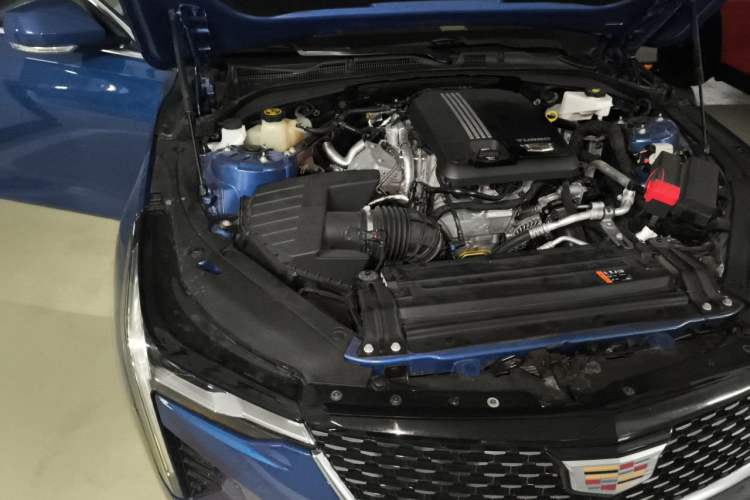 Used Cadillac CT4 2022 28T Luxury Edition Engine Bay Right