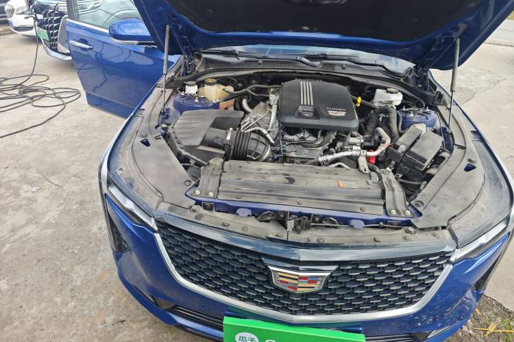 Used Cadillac CT4 2022 28T Luxury Edition Engine Bay Right