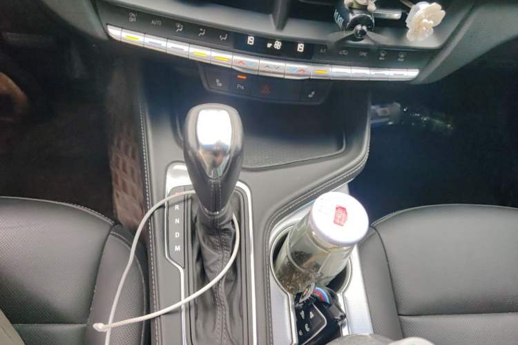 Used Cadillac CT4 2022 28T Luxury Edition Gear Lever