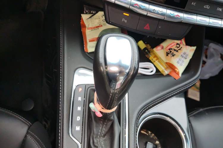 Used Cadillac CT4 2022 28T Fashion Edition Gear Lever
