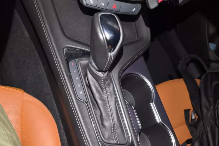 Used Cadillac CT4 2022 28T Luxury Edition Gear Lever