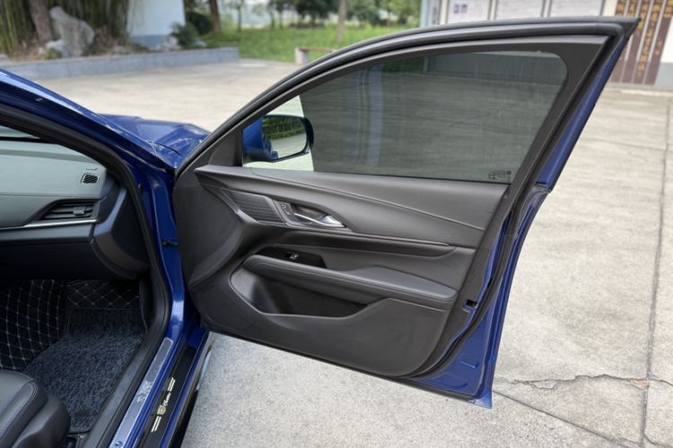 Used Cadillac CT4 2022 28T Fashion Edition Interior 2