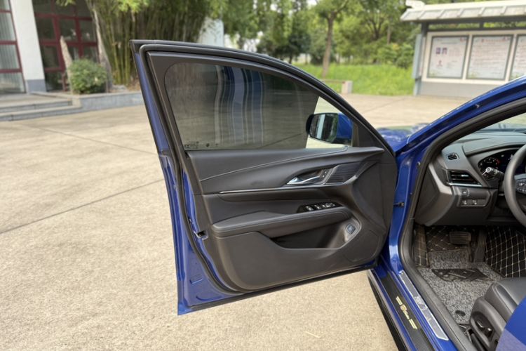 Used Cadillac CT4 2022 28T Fashion Edition Interior 9