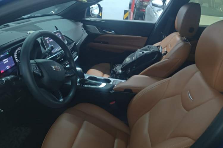 Used Cadillac CT4 2022 28T Luxury Edition Left Front Seat