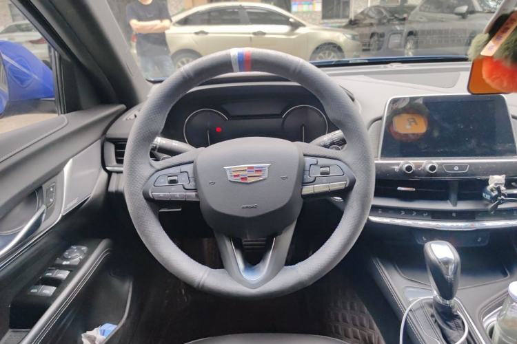 Used Cadillac CT4 2022 28T Luxury Edition Steering Wheel