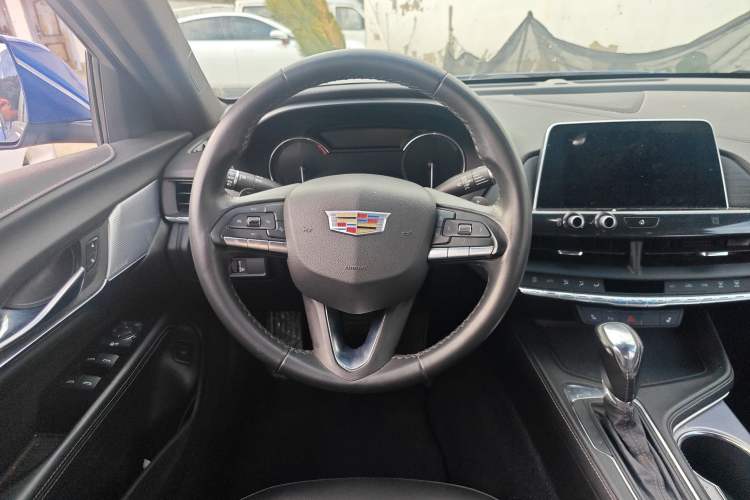 Used Cadillac CT4 2022 28T Luxury Edition Steering Wheel