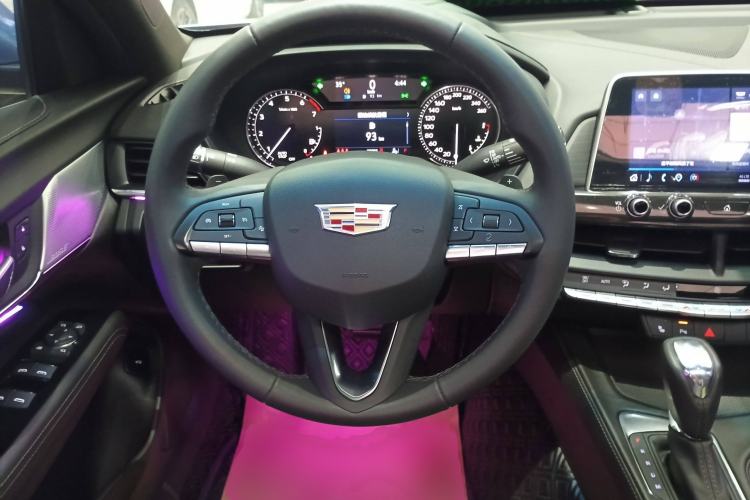 Used Cadillac CT4 2022 28T Luxury Edition Steering Wheel
