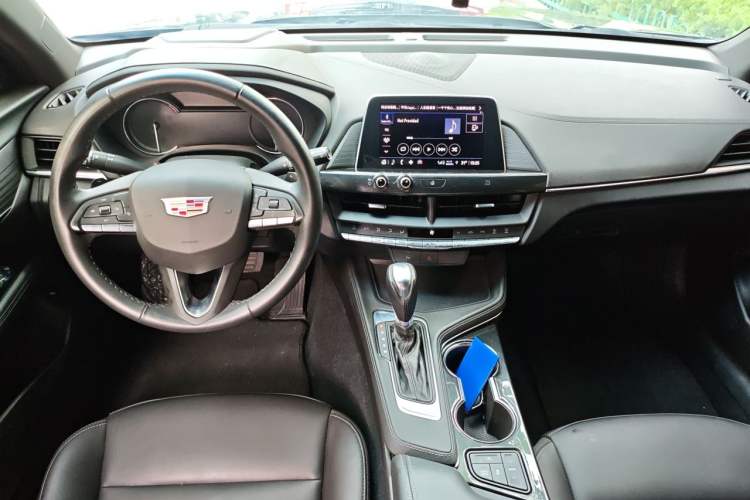 Used Cadillac CT4 2022 28T Fashion Edition Center Console