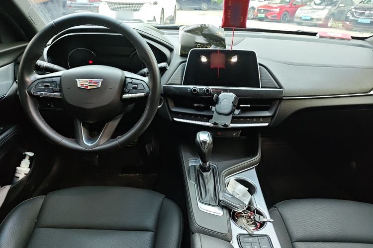 Used Cadillac CT4 2022 28T Luxury Edition Center Console