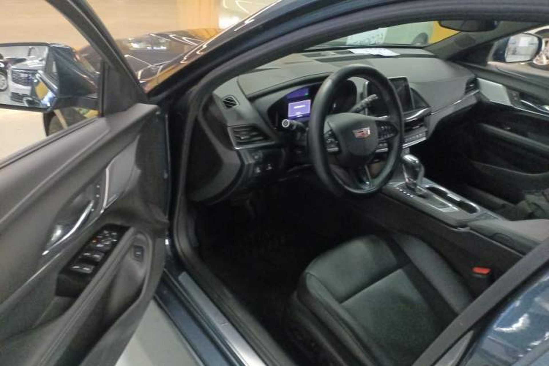 Used Cadillac CT4 2022 28T Luxury Edition Driver Seat