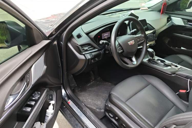 Used Cadillac CT4 2022 28T Luxury Edition Driver Seat